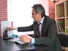 Sonia quiere sentir a sus maestros correrse dentro de su boca