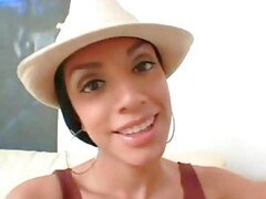 Dedo y follar con latinas