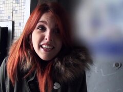 Amateur Español de público pov golpeado, chica amateur española pelirroja estaba dispuesto a hacer nada extraño le sugieren para efectivo en público por lo que ella le dio una mamada y follar más adelante en Apartamento